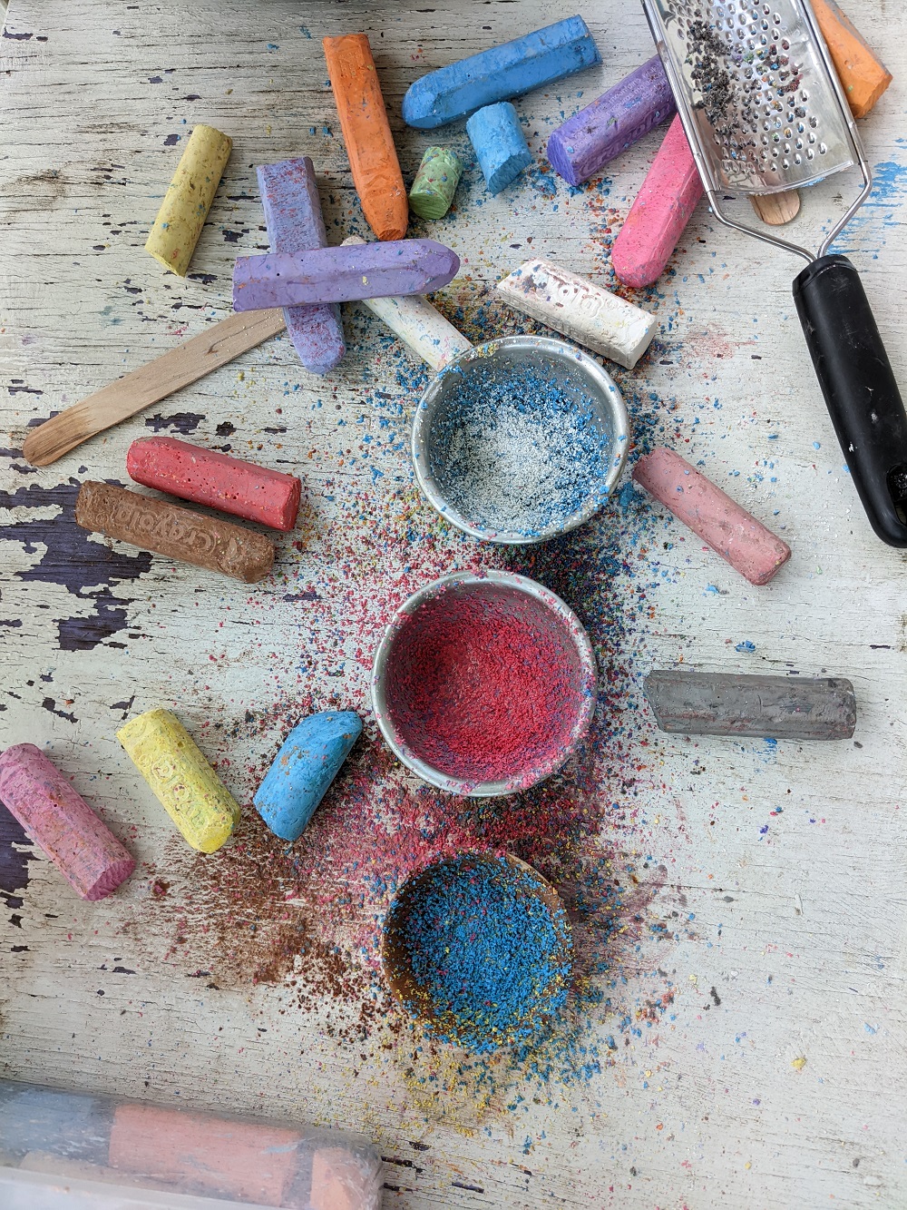 Blending Chalk Pastels - TinkerLab